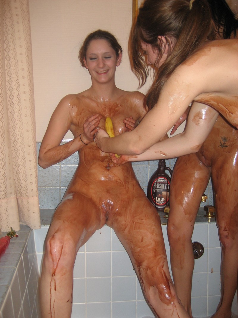 Amatuer Girls Naked At Party P